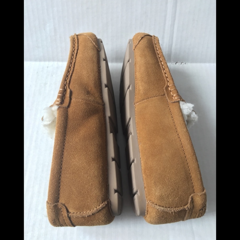 Koolaburra by UGG Tan/ Chestnut Slippers - Picture 3 of 16